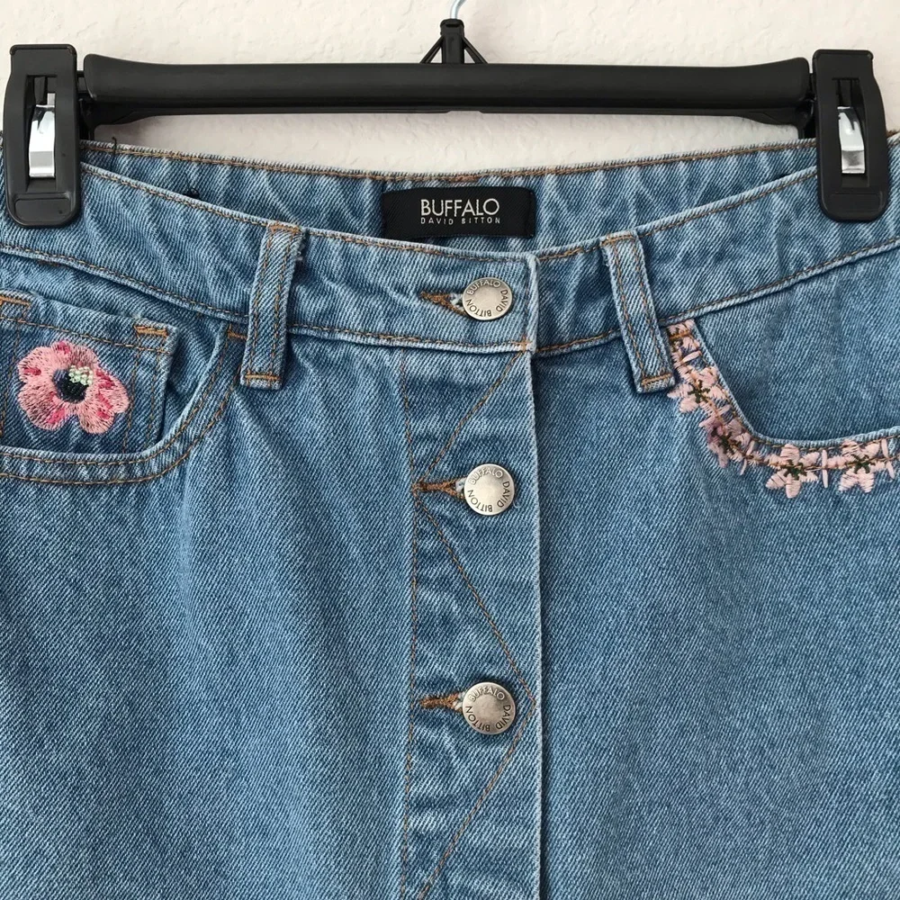 Buffalo David Bitton Floral Hibiscus Embroidered Denim Buttoned Down Jean Skirt